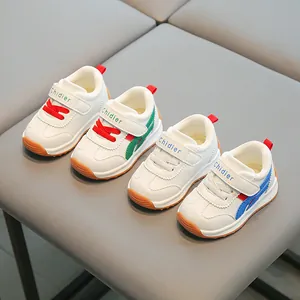 Scarpe da camminata antiscivolo per neonati in pelle impermeabile per bambini e bambine