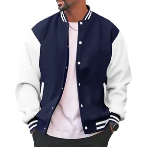 Klassieke heren varsity baseballjack in marineblauw en wit met handige drukknoopsluiting