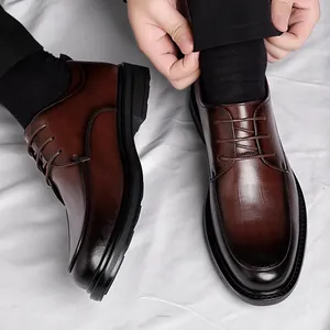 Zapatos de cuero marrón para hombre, estilo británico formal con suela de aumento
