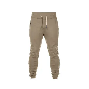Detailansicht der khakifarbenen Herren-Jogginghose mit Kordelzug und Rippbündchen.