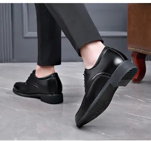 Seitenansicht der schwarzen Leder-Elevator-Herrenschuhe mit erhöhtem Absatz