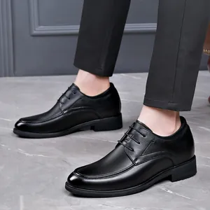 Elegante schwarze Herrenschuhe aus Leder mit integrierter Erhöhung und Schnürung