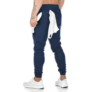 Herren Jogginghose Dunkelblau mit einer praktischen Handtuchschlaufe für das Fitnessstudio