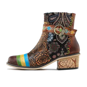 Detailansicht der Vintage-Leder-Patchwork-Stiefeletten mit Blumenmuster für Damen