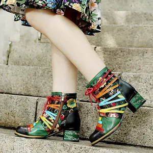 Damen Ethno Schafsleder Stiefeletten Handgeriebene Farbe Blumendruck Patchwork Blockabsatz Stiefel mit Farbigen Riemen