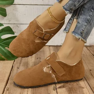 Elegantes manoletinas de invierno para mujer en ante marrón con forro de felpa y hebilla