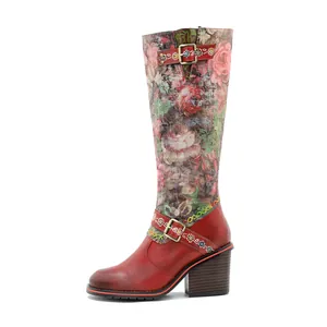 Bottes hautes artisanales en cuir vintage à imprimé fleuri avec boucle et talon bloc épais