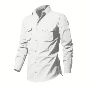 Vue détaillée d'une chemise décontractée blanche à manches longues pour hommes