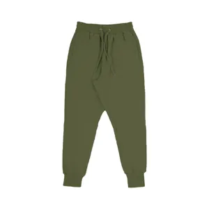 Gedetailleerd overzicht van olijfgroene heren joggingbroek met trekkoord en elastische boorden
