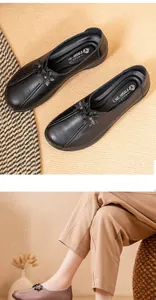 Zapatos planos de cuero de estilo retro cómodos para mujeres con detalle floral