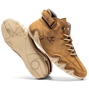 Detailansicht der Herren Martin Boots mit einer einzigartigen strukturierten Oktopus-Sohle.
