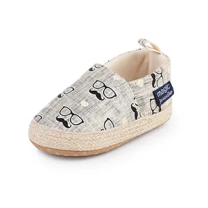 Chaussure de marche pour bébé avec motif moustache et lunettes ludique et confortable