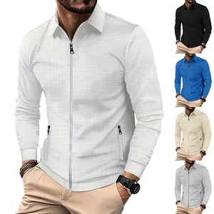 Détail veste polo zippée en maille gaufrée pour homme, plusieurs couleurs mode automne