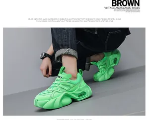 Λεπτομερής πλάγια όψη ανδρικών chunky sneakers σε νέον πράσινο με αερόσολα