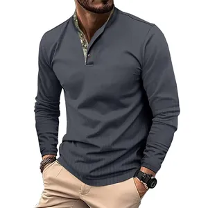 Detaillierte Ansicht des Herren Waffelstruktur Polos mit Camo Doppelkragen Detail