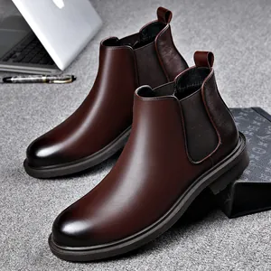 Ανδρικά δερμάτινα μποτάκια Chelsea σε σκούρο καφέ με ζεστή επένδυση για κομψή εμφάνιση