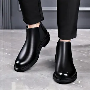 Ανδρικά μαύρα δερμάτινα μποτάκια Chelsea, business casual στυλ με ελαστικά μέρη.