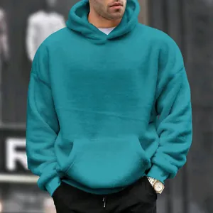 Detailansicht eines schweren Herren-Oversize-Flanell-Hoodies in kräftigem Blaugrün.