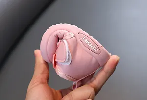 Flexible rosa Baby-Schneestiefel mit besonders weicher Sohle für hohen Gehkomfort