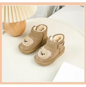 Warme Winterstiefel für Kleinkinder mit Plüschfutter und niedlichem Bären-Design