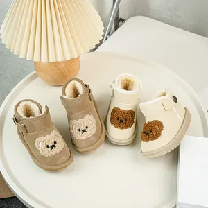 Warme Kinder-Schneestiefel mit Plüschbären-Design und weicher Sohle für Kleinkinder.