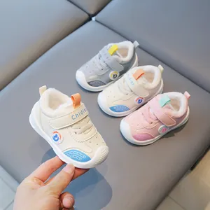 Toddler Winter Walking Shoes Fleece Lined Waterproof Synthetic Leather Sneakers For Boys Girls Non-Slip Soft Sole Hook And Loop First Walker Shoes