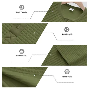 Detalles de cerca de la camiseta Henley de hombre verde oliva con diseño jacquard y puños