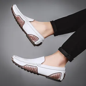 Mocasines clásicos de cuero blanco para hombre, zapatos de conducción casuales y frescos