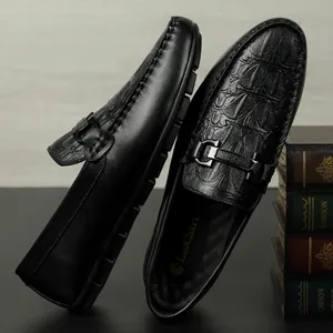 Herren Rindsleder Krokodilmuster Loafer Britischer Stil Metallschnalle Business Casual Slip On Fahrchuhe Mokassins