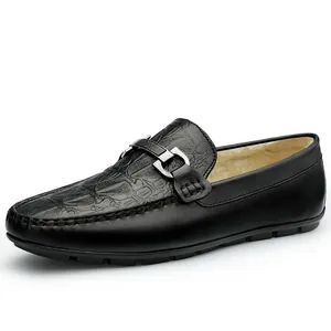 Klassische Herren-Leder-Loafer in Schwarz mit Kroko-Textur und silberner Metallschnalle