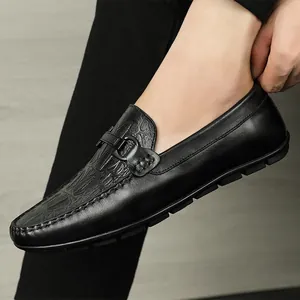 Schwarze Herren-Loafer aus hochwertigem Rindsleder mit Kroko-Prägung und Slipper-Design