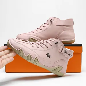 Vue détaillée des bottines Martin en cuir rose de haute qualité pour femmes LDECK