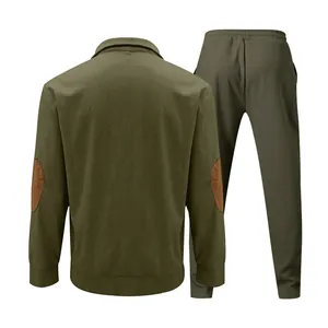 Vista detallada del conjunto de chándal de pana verde oliva para hombre con coderas de estilo