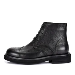Stivali Brogue Martin da uomo in pelle nera stile britannico con suola morbida spessa