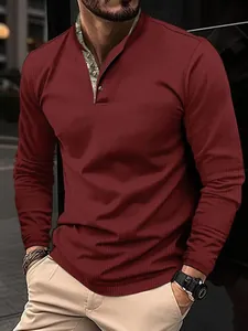 Modisches weinrotes Waffelstrick-Langarmshirt für Herren mit lässigem Stehkragen-Design