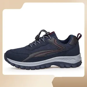 Dunkelblaue atmungsaktive Mesh-Walkingschuhe für Senioren mit weicher rutschfester Sohle