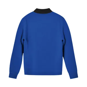 Vista posteriore di una felpa casual blu reale da uomo con colletto a coste nero