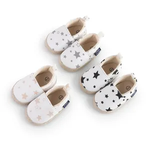 Zapatos de suela blanda con estampado de estrellas para bebés de 0 a 1 año de edad