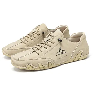 Détail de chaussures décontractées beiges pour hommes avec semelle poulpe Salkin