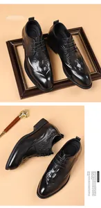 Detail van zwarte leren brogue schoenen met krokodillenmotief.