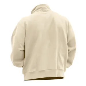 Vista posteriore di una comoda felpa da uomo in pile con cerniera color crema beige