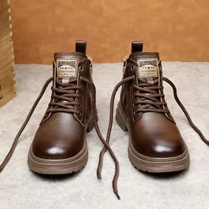 Klassische braune Leder-Herren-Stiefeletten mit Schnürung und Reißverschluss.