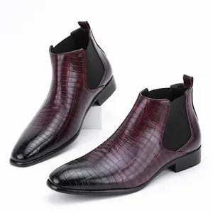 Wijnrode heren Chelsea boots met krokodillenprint en stijlvolle vierkante neus