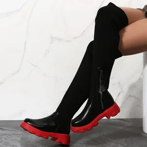 Détails des bottes cuissardes pour femmes en tricot noir avec semelle rouge épaisse
