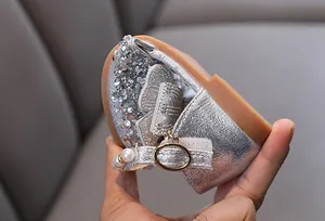 Flexible silberne Glitzer Mary Janes für Mädchen mit Perlenriemen und Strass
