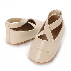 Chaussures de princesse vernies crème pour bébé fille avec brides croisées élastiques