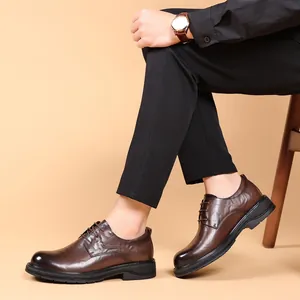 Chaussures de ville en cuir marron pour hommes avec semelle épaisse antidérapante de haute qualité