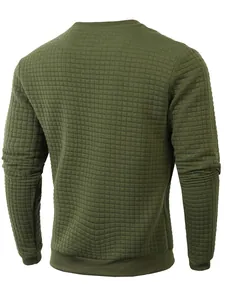 Rückansicht eines olivgrünen Herren-Sweatshirts mit Waffelstruktur-Details