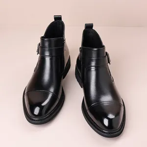 Stivaletti Chelsea da uomo in pelle nera con fibbia e cerniera per abbigliamento formale
