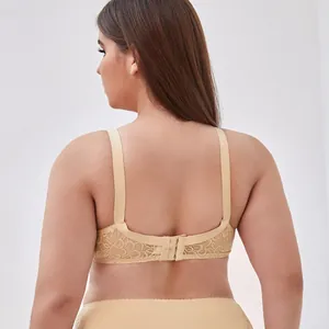 Dettaglio posteriore del reggiseno in pizzo floreale beige taglie forti